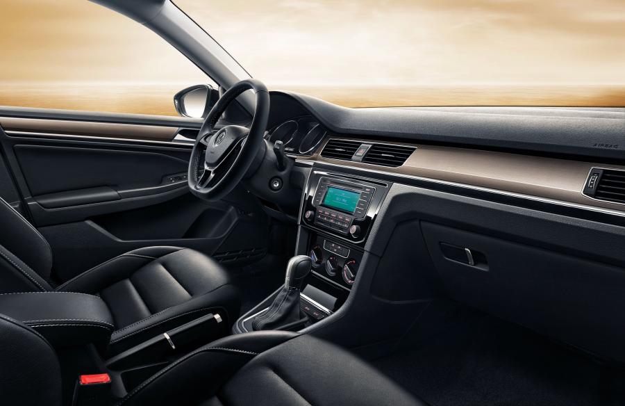  Volkswagen Bora Edition 25 2016 года  (фото 3 из 3)